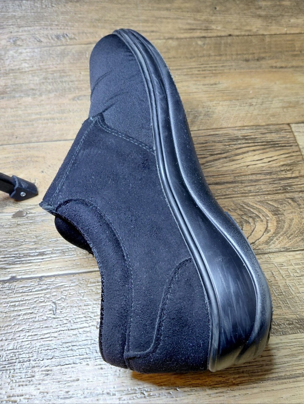 10.5 Wide (E) Orthofeet Women’s Black Hook-and-Loop Velcro Comfort Loafers - Picture 9 of 15